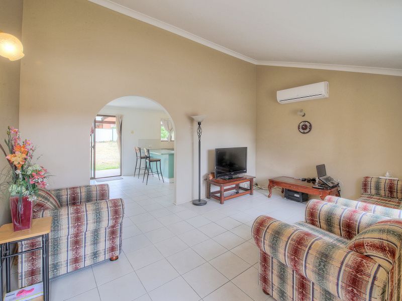 3 Renfrew Street, HILLCREST QLD 4118, Image 0