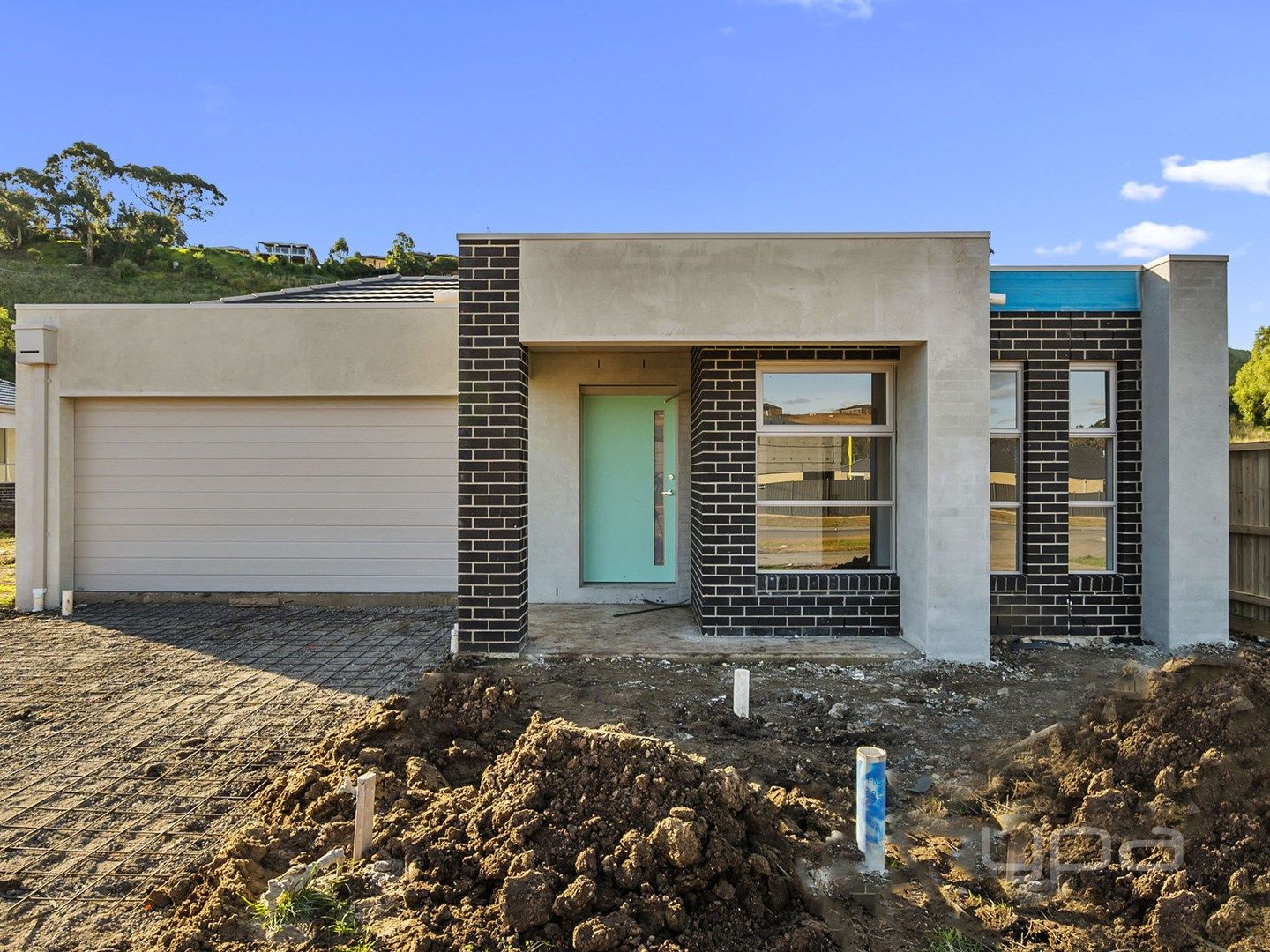 4 bedrooms House in 12 Adelong Way BACCHUS MARSH VIC, 3340