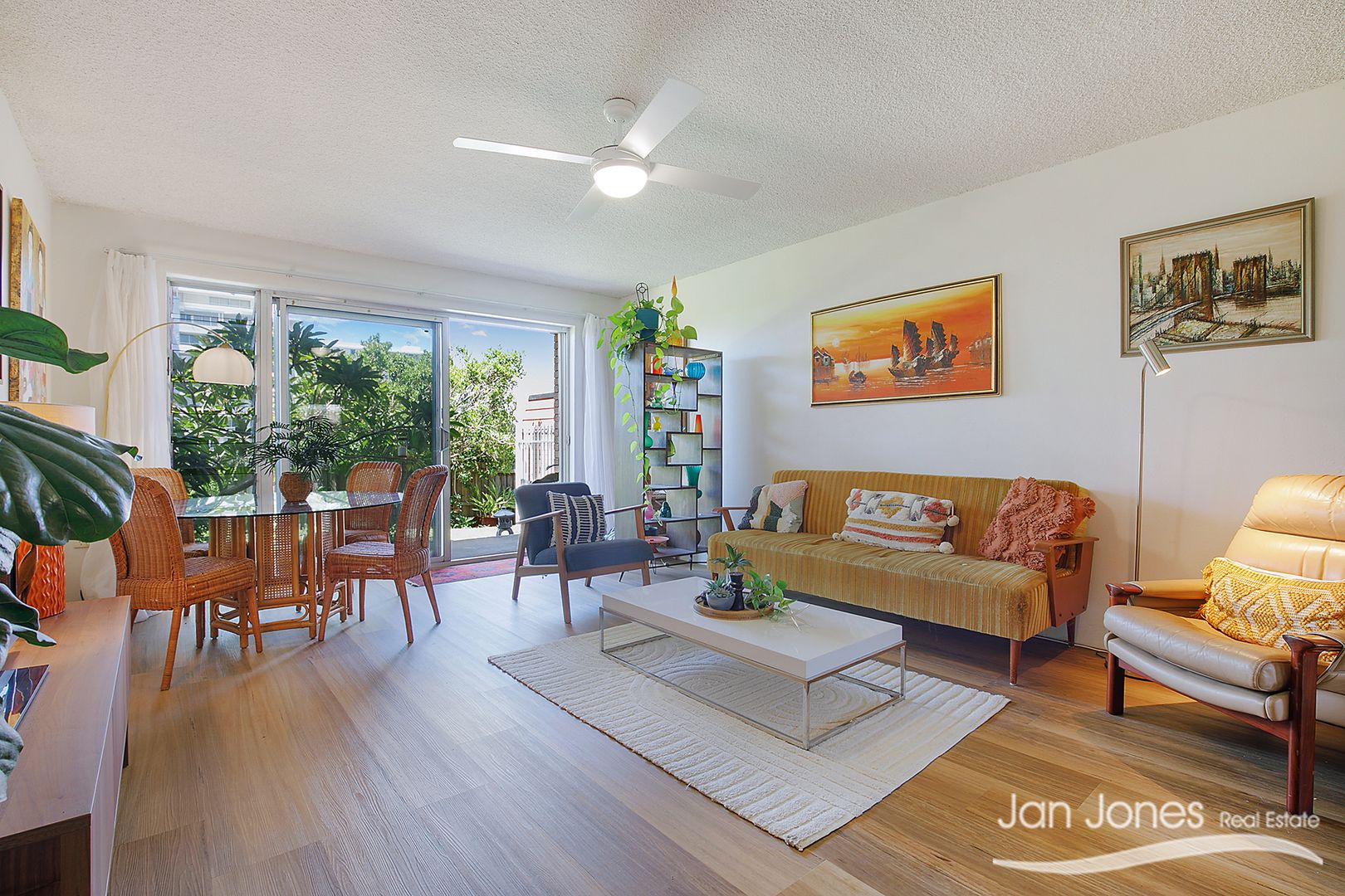 Unit 1/10 Kate St, Woody Point QLD 4019, Image 2