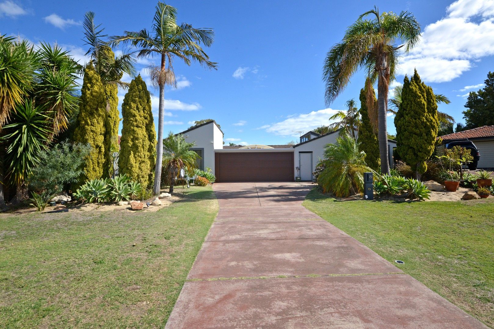 4 bedrooms House in 8 Woodland Loop EDGEWATER WA, 6027