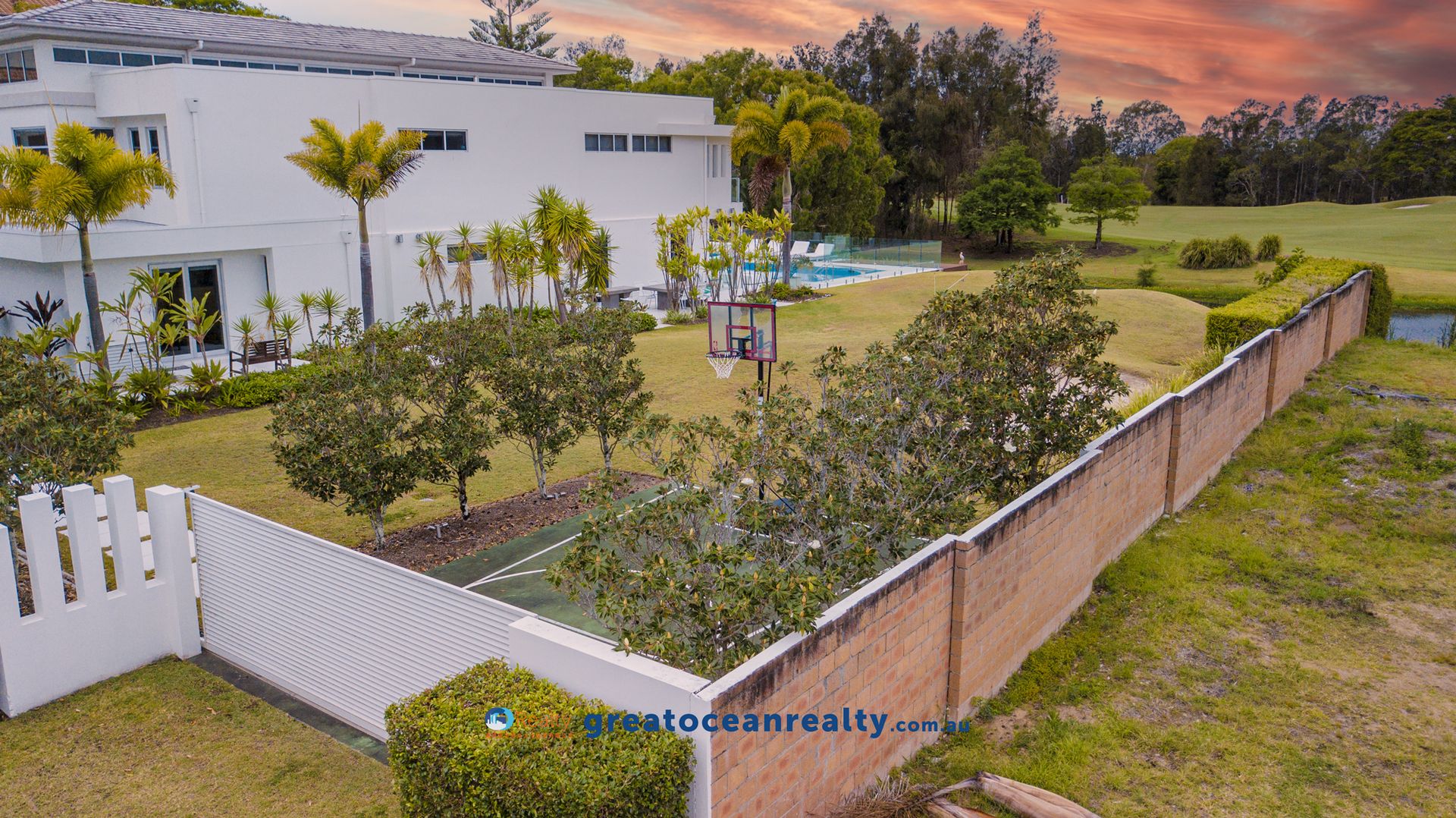 8442 Magnolia Drive, Hope Island QLD 4212, Image 2