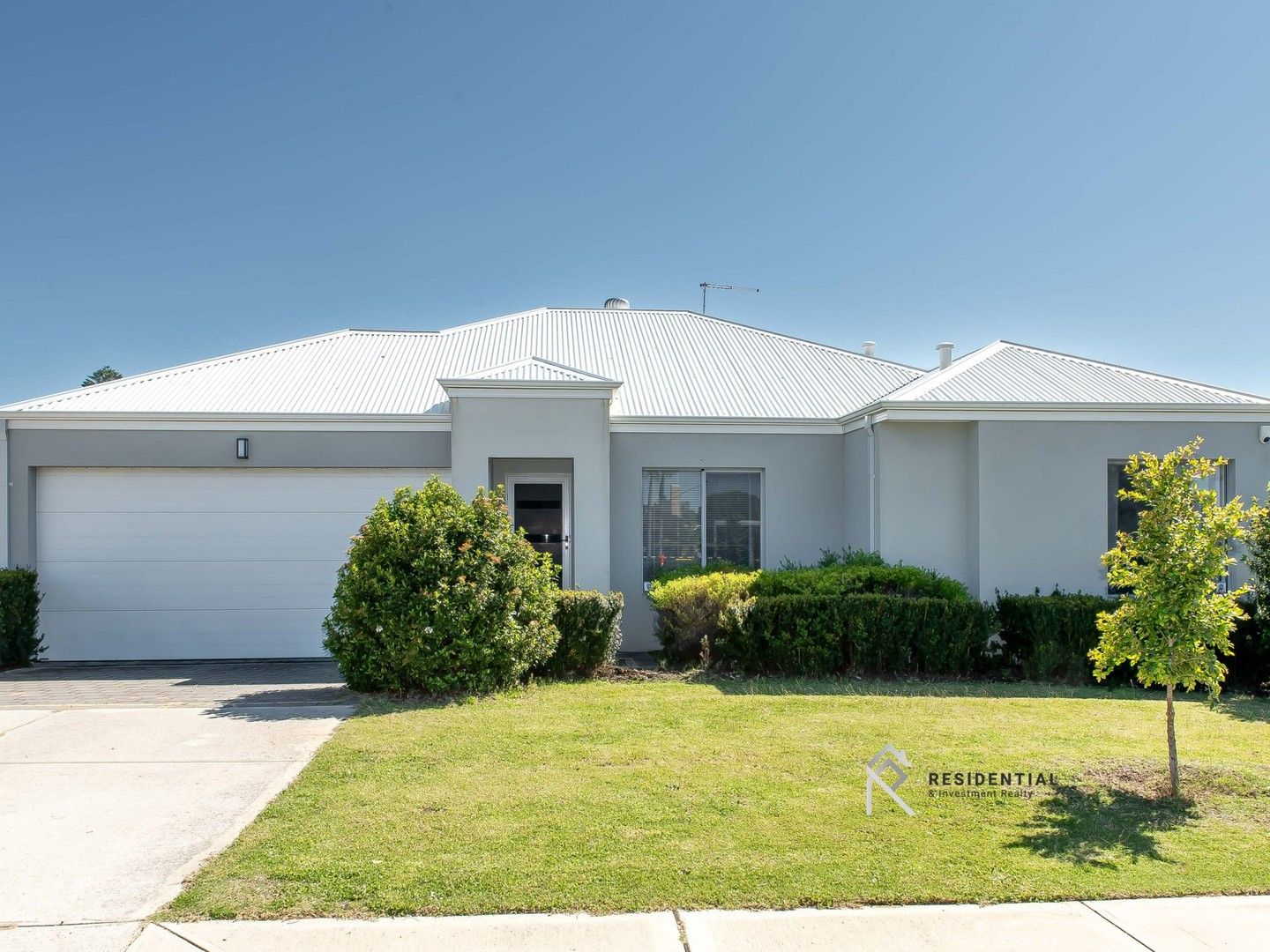 3 bedrooms Villa in 26a Laurence Road INNALOO WA, 6018