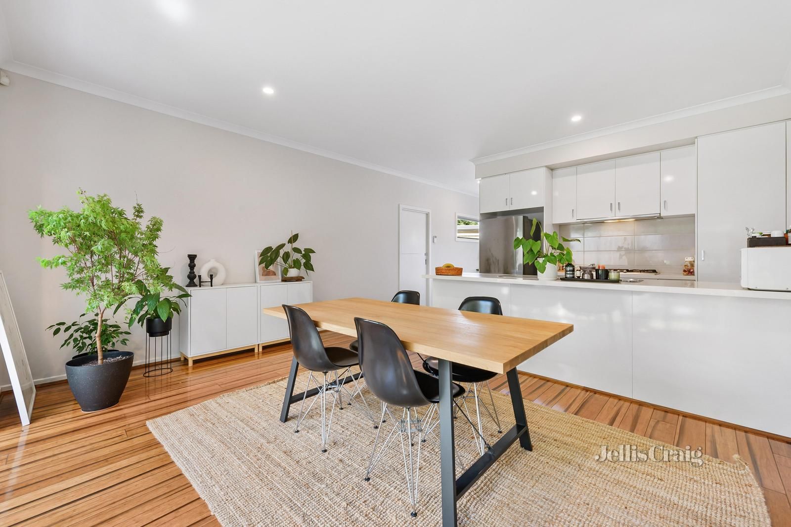 2/6 Gee Court, Nunawading VIC 3131, Image 2