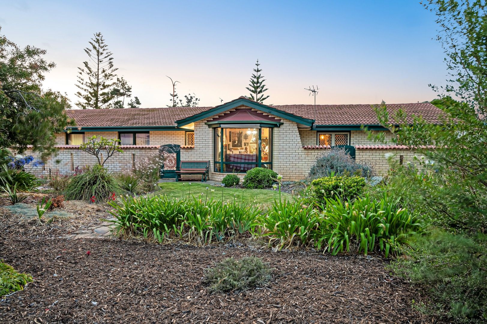 21 Sunlake Place, Tennyson SA 5022, Image 2