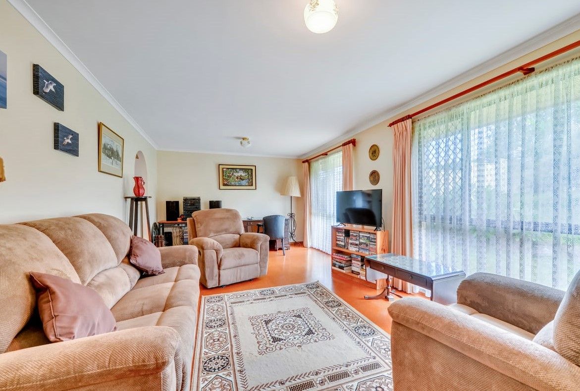 3 bedrooms House in 19 Lugano St RIVERHILLS QLD, 4074