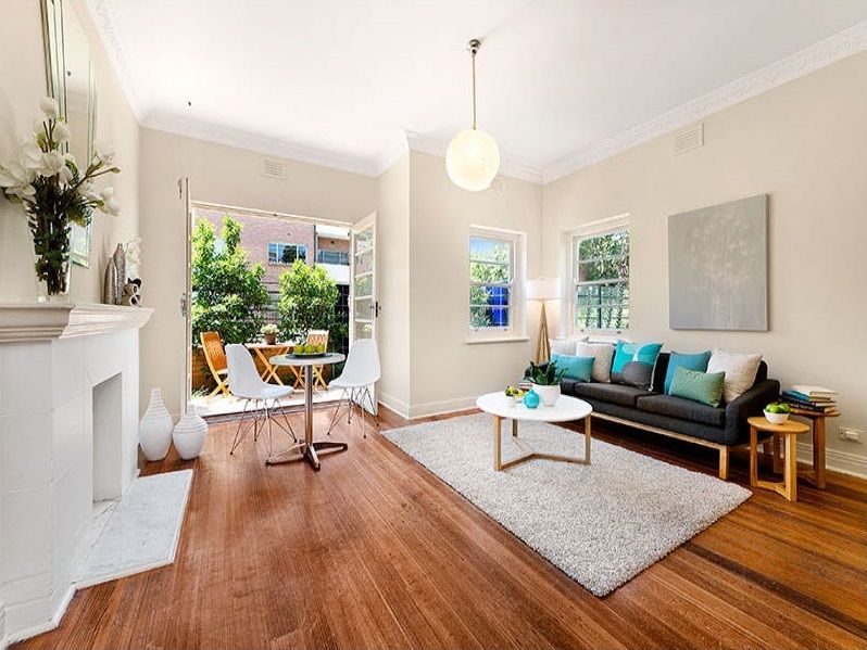 2 bedrooms Apartment / Unit / Flat in 1/35 Eildon Road ST KILDA VIC, 3182