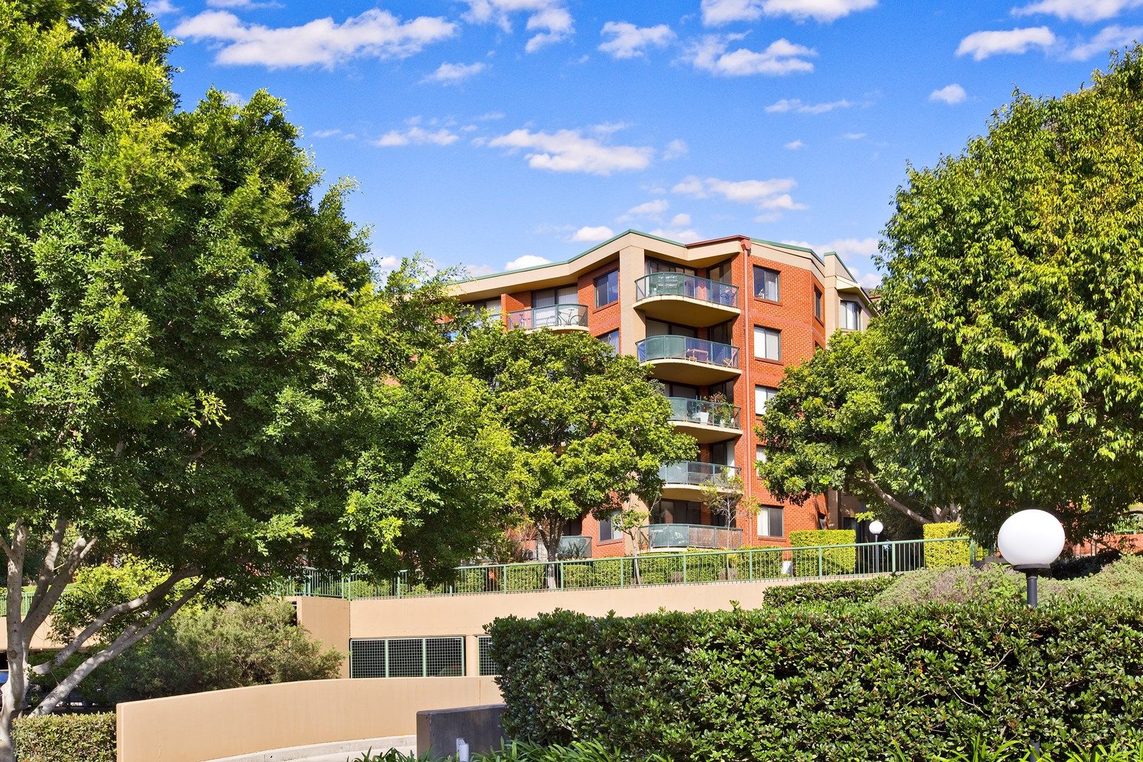 1 bedrooms Apartment / Unit / Flat in 9408/177 Mitchell Road ERSKINEVILLE NSW, 2043