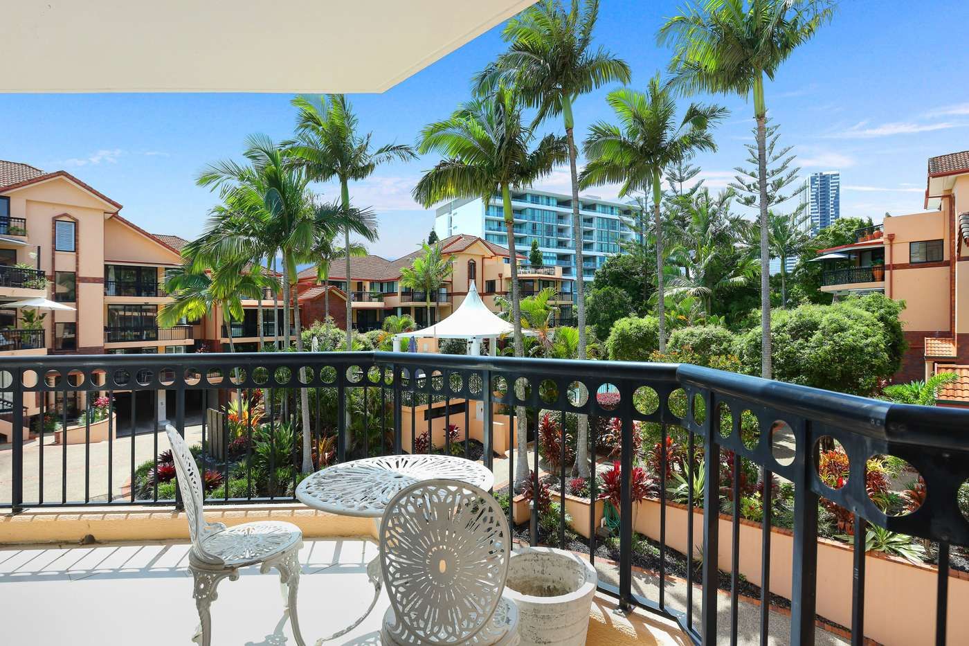 23/37 Eady Avenue, Broadbeach Waters Property History & Address