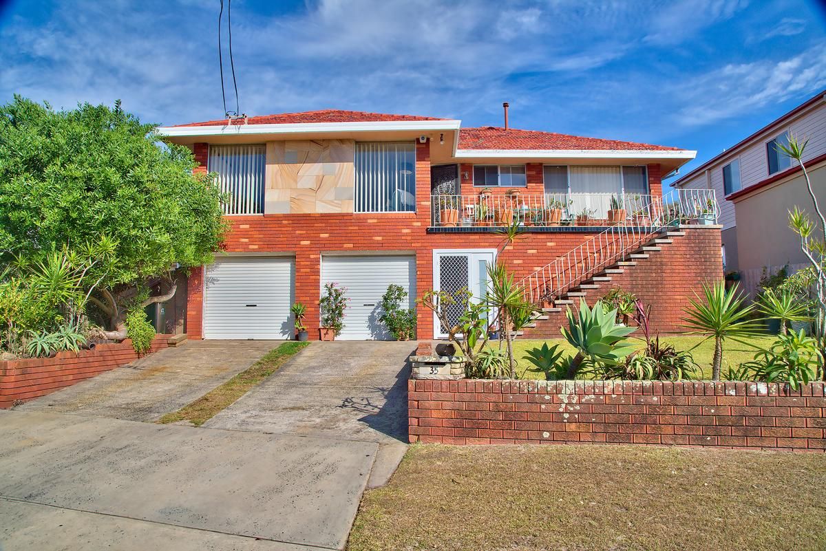 35 Currawong Street, Blue Bay NSW 2261, Image 1