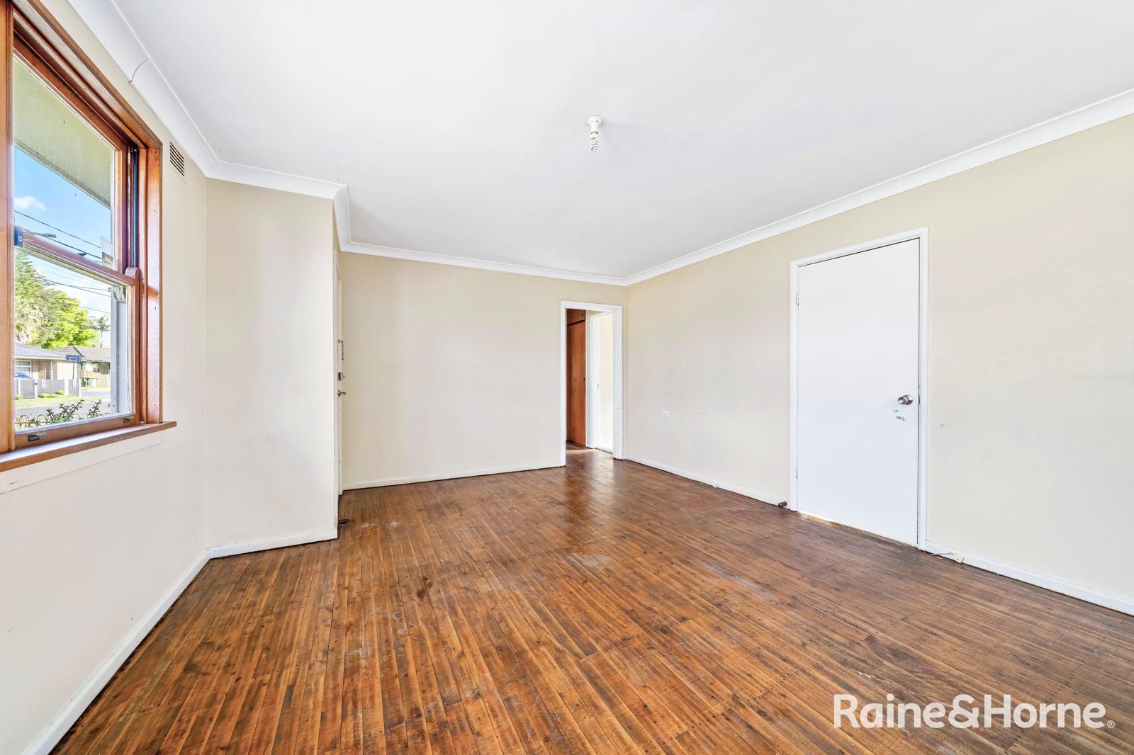 21 Barlow Crescent, Canley Heights NSW 2166, Image 2