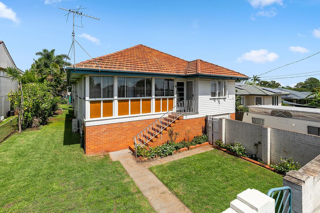 33 TULKARA STREET, Manly West QLD 4179, Image 0