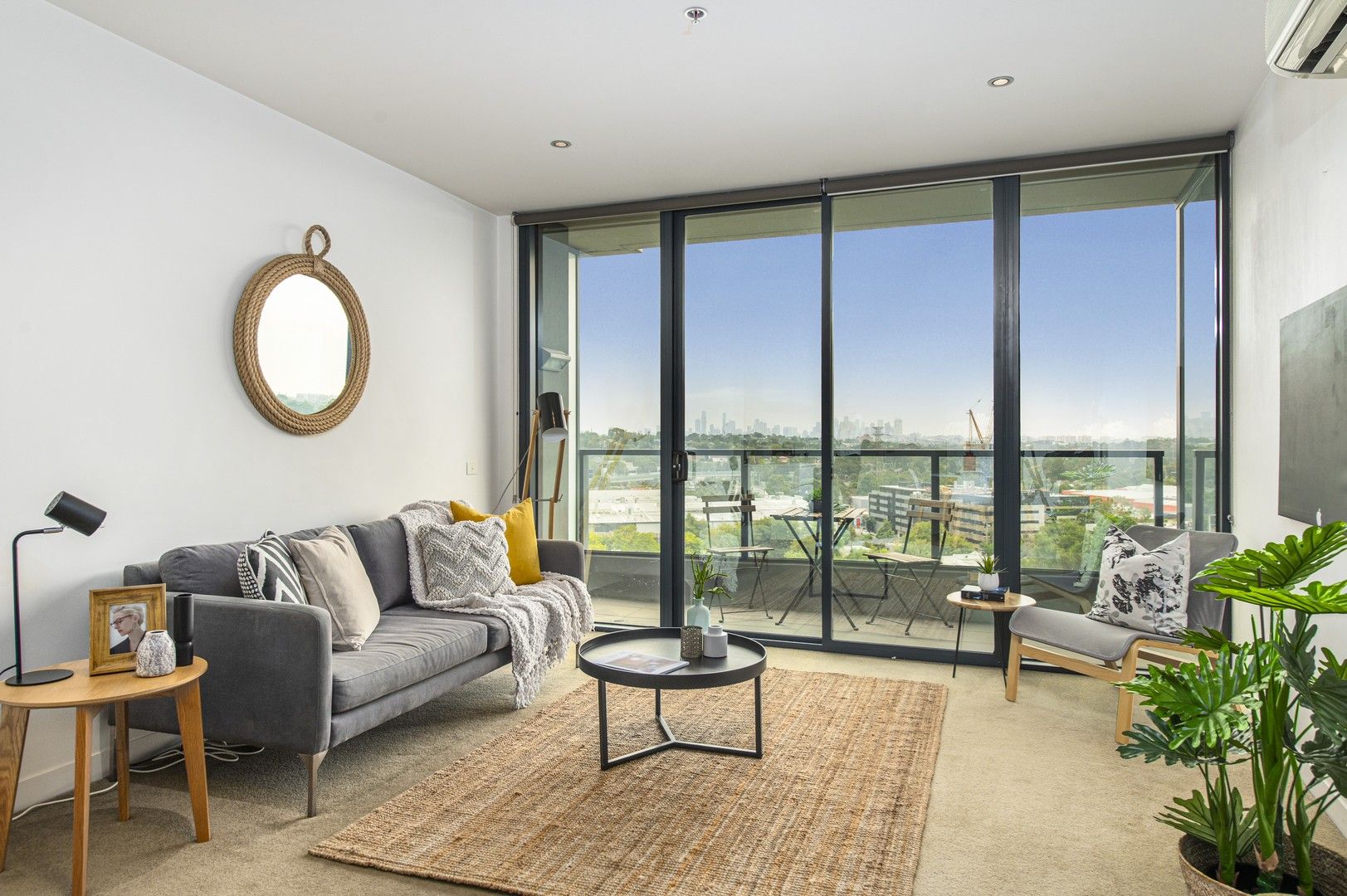 2 bedrooms Apartment / Unit / Flat in 604/770D Toorak Road HAWKSBURN VIC, 3142