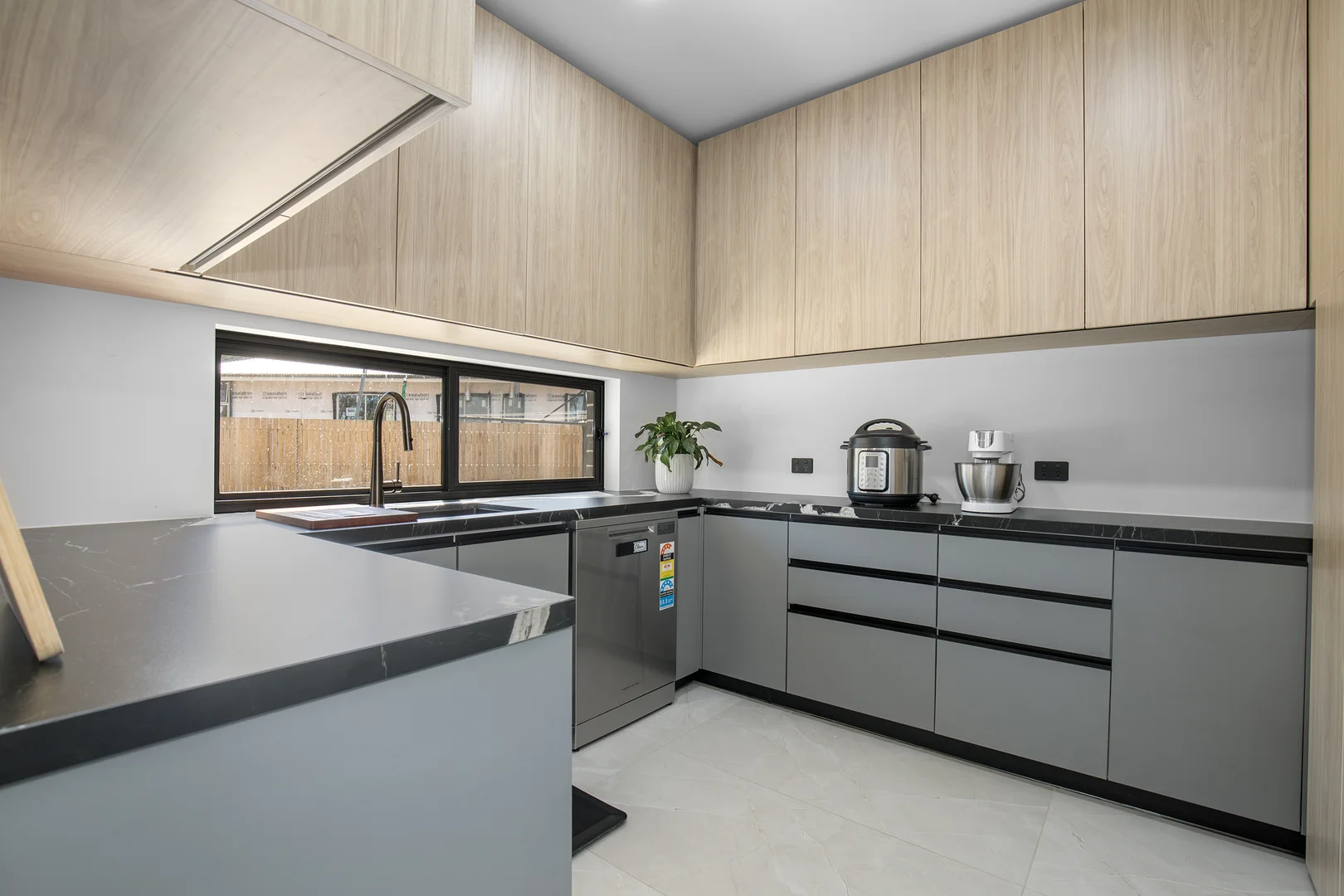 Additional image 6 of 32 Campbell Parade, Armidale NSW 2350