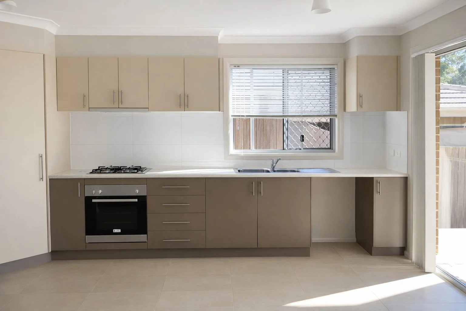 Additional image 4 of Crace ACT 2911