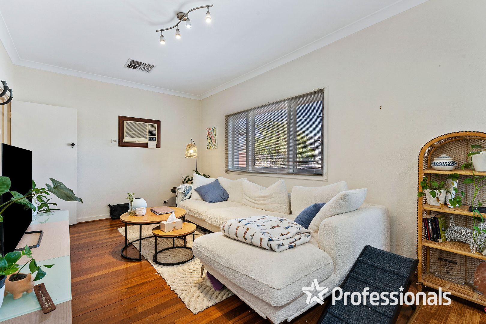 2 Sykes Avenue, Innaloo WA 6018, Image 1