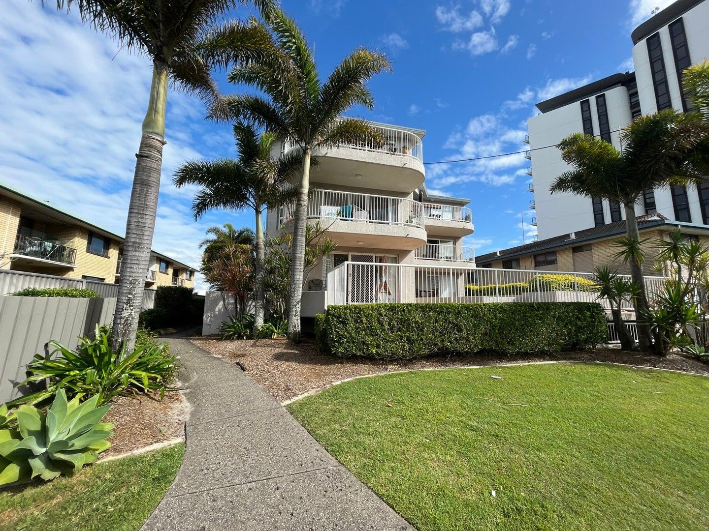 2 bedrooms Apartment / Unit / Flat in 6/1324 Gold Coast Highway PALM BEACH QLD, 4221