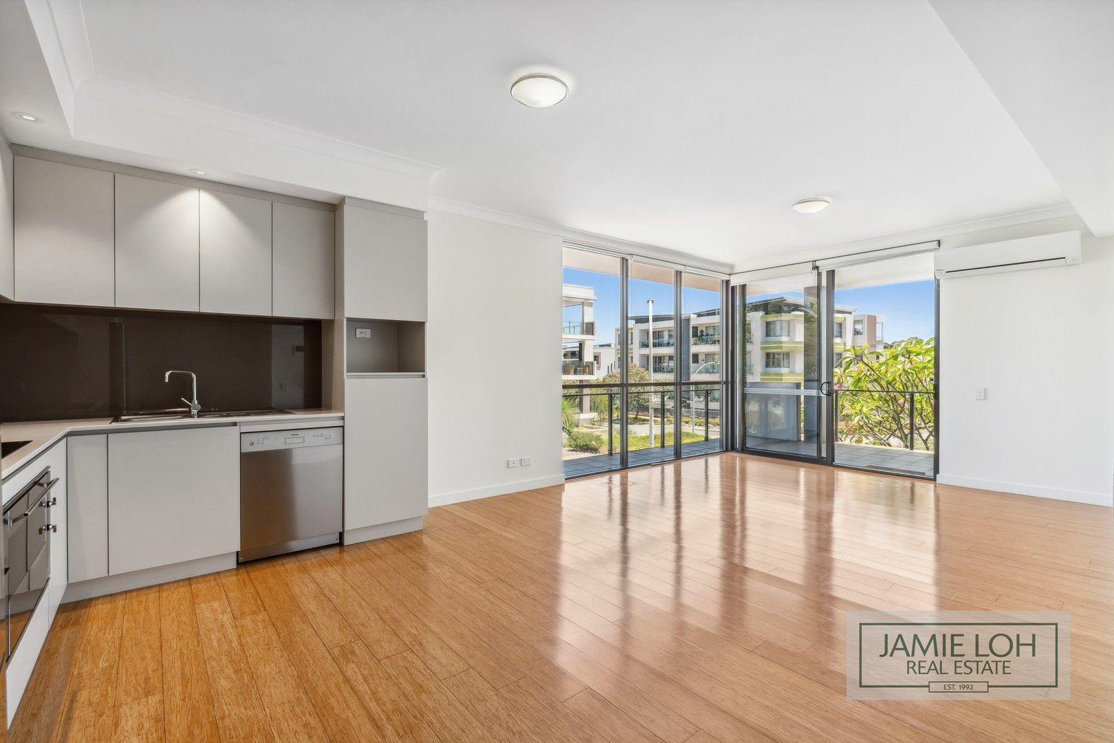 2 bedrooms Apartment / Unit / Flat in 1/2 Dynevor Rise FLOREAT WA, 6014