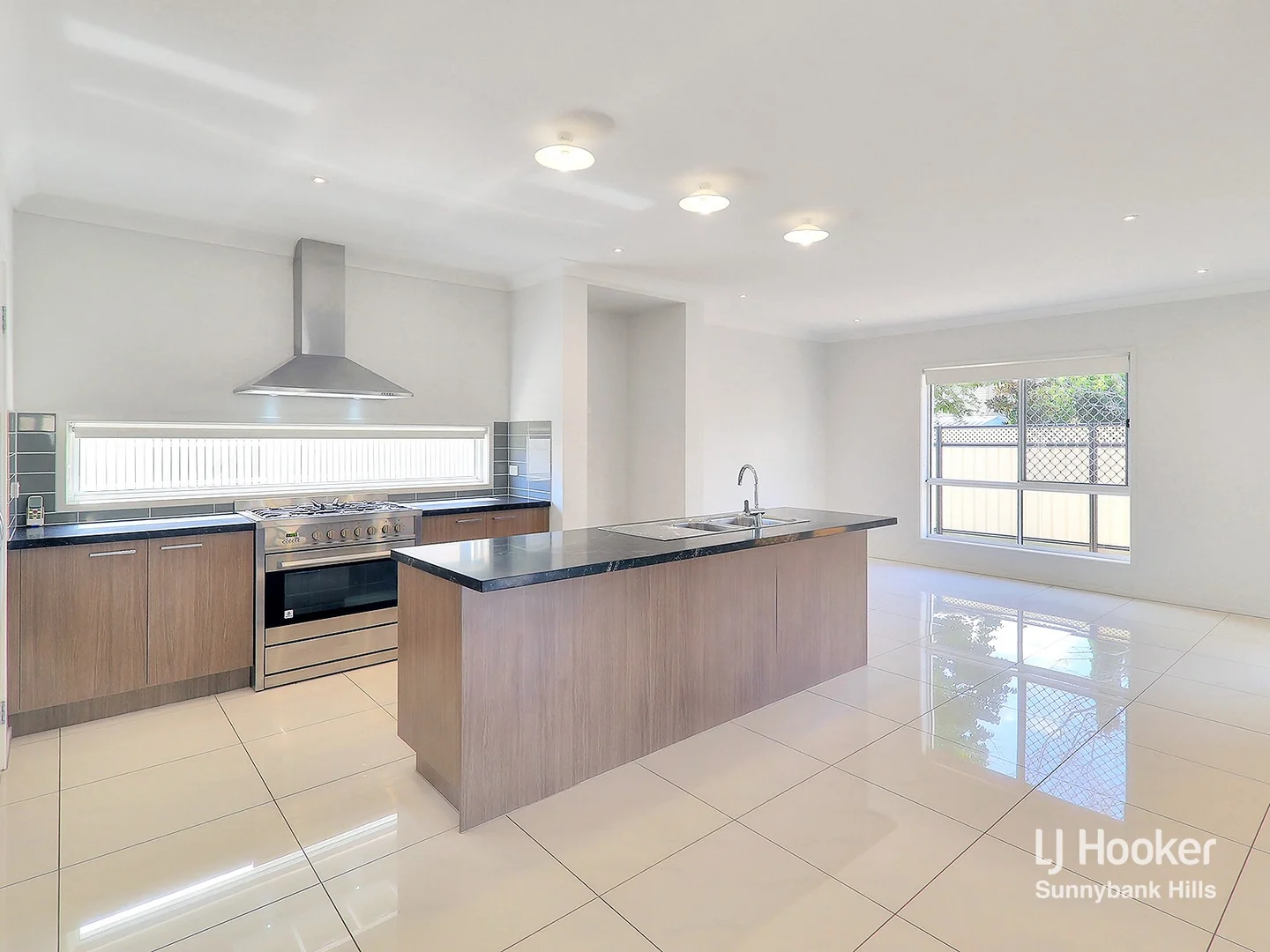 Additional image 2 of 11 Pearlfrost Place, Sunnybank Hills QLD 4109