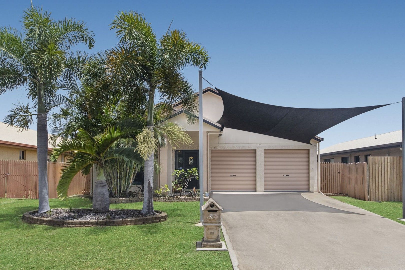 3 bedrooms House in 23 Saxby Crescent MOUNT LOUISA QLD, 4814