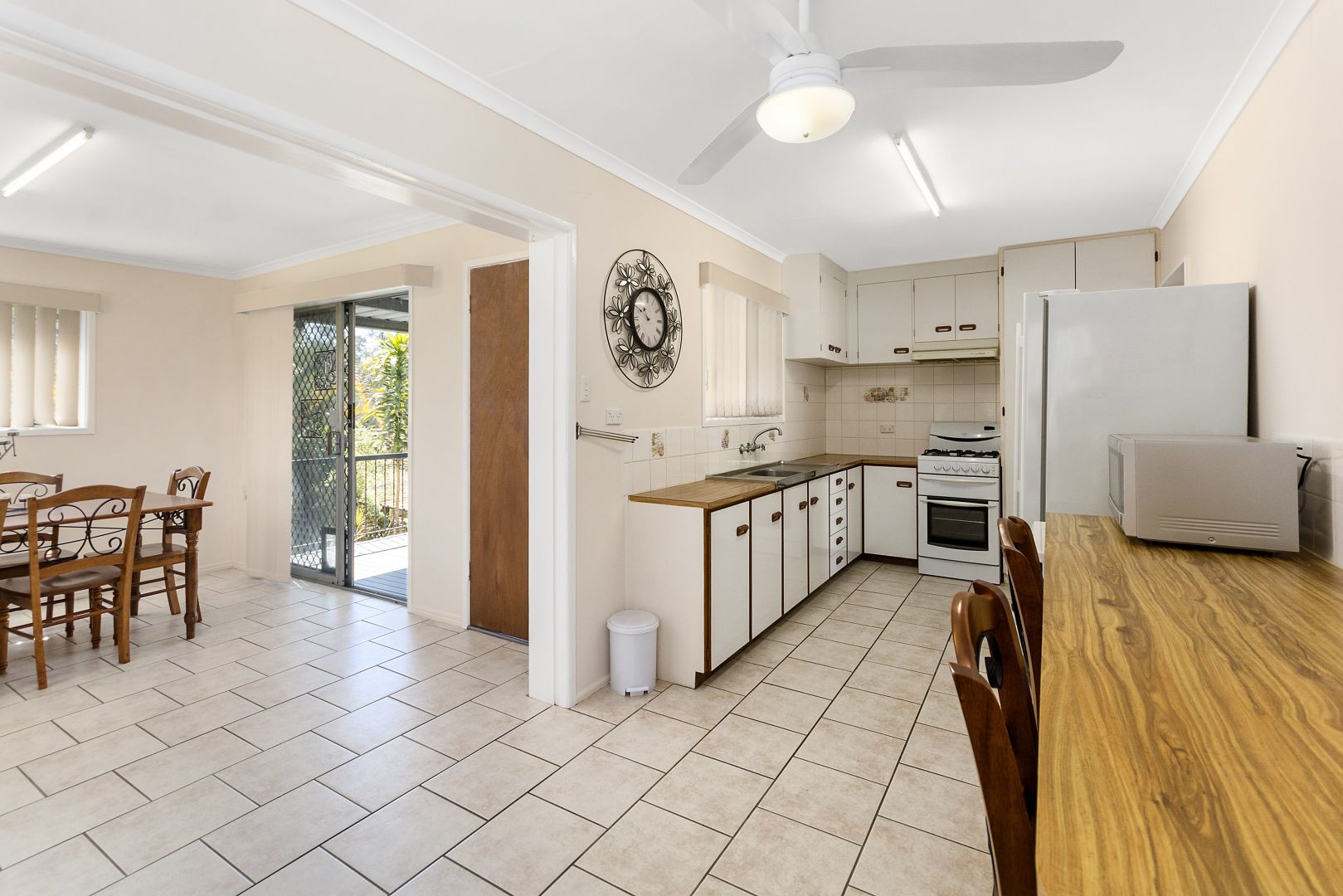 37 Ash Street, Yamanto QLD 4305, Image 2