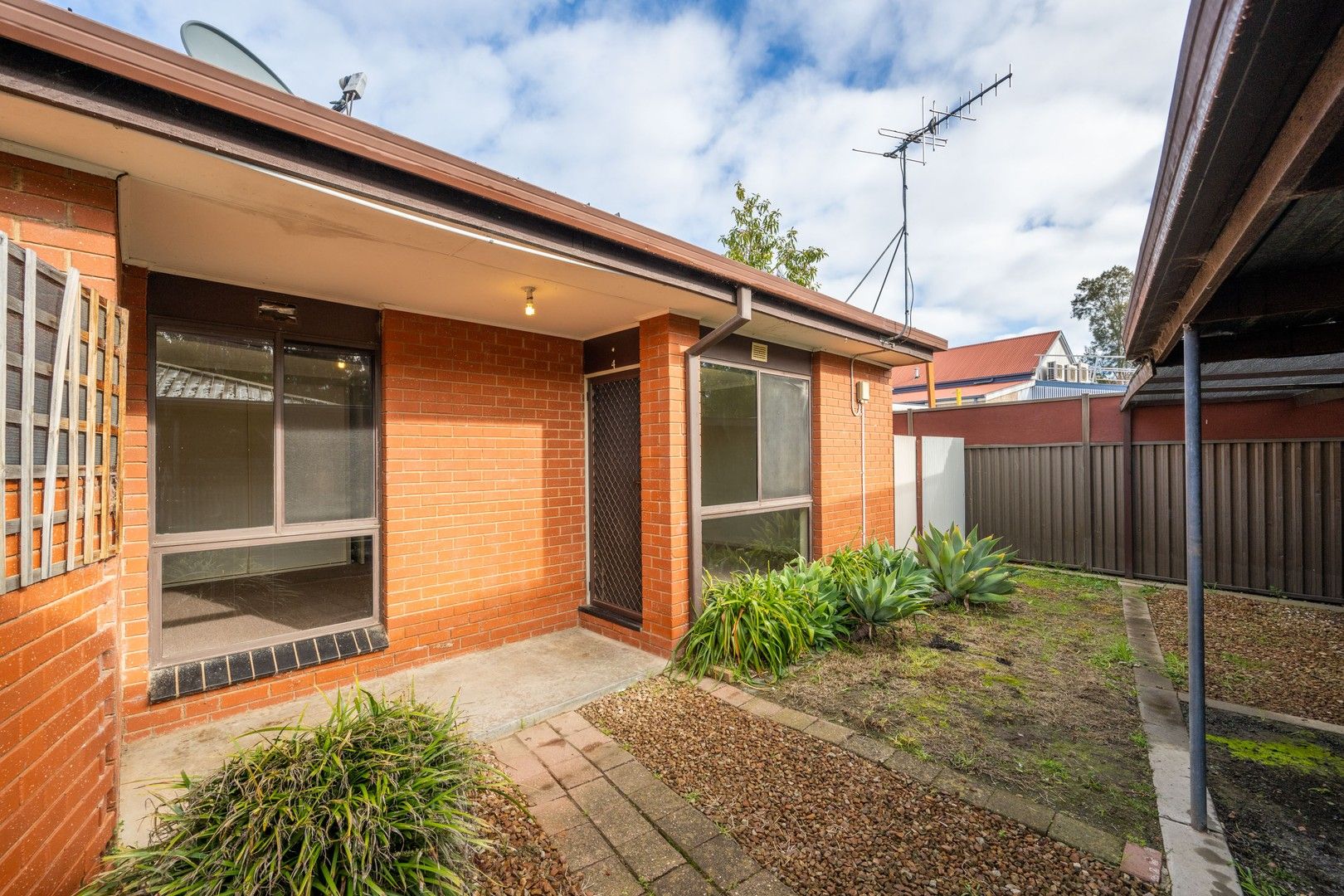 2 bedrooms Apartment / Unit / Flat in 4/3 Centennial Drive MOOROOPNA VIC, 3629