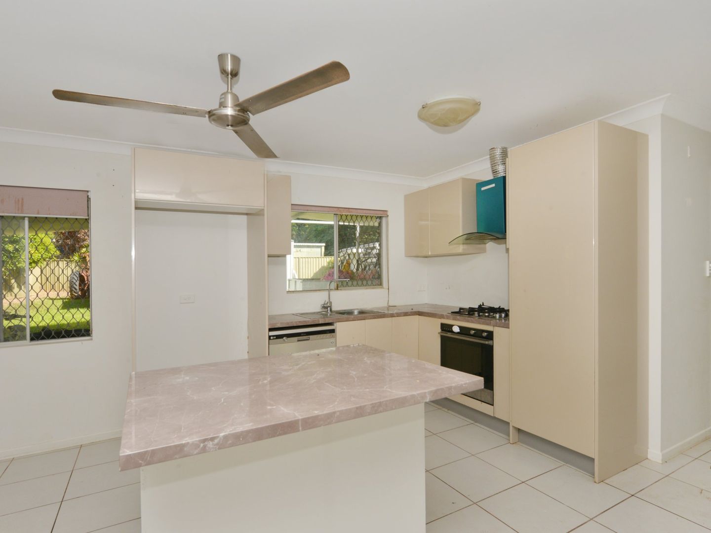 115 Sydney Street, Bayview Heights QLD 4868, Image 1
