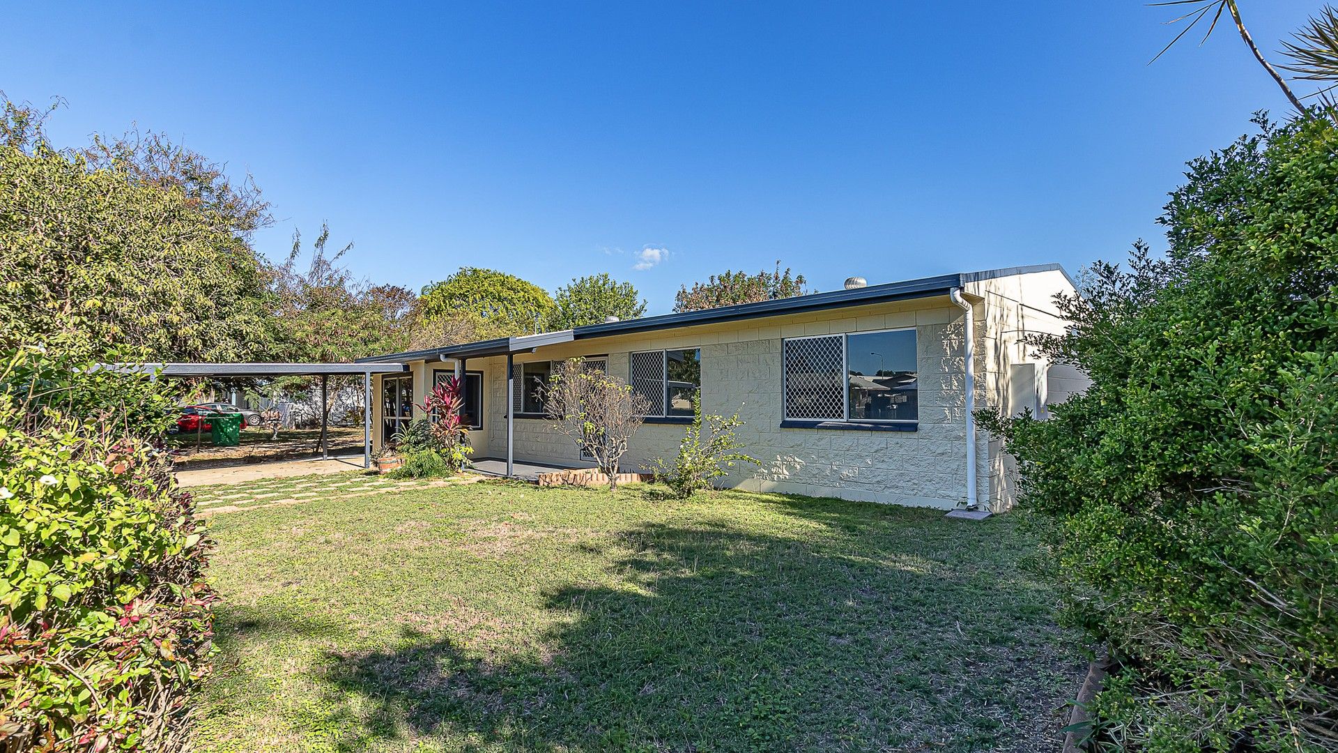 4 bedrooms House in 13 Paluma Street THURINGOWA CENTRAL QLD, 4817