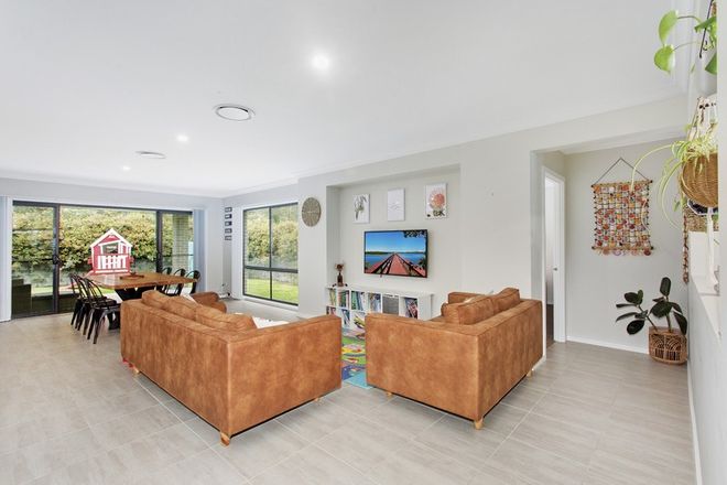 Picture of 4 Satinwood Crescent, KEW NSW 2439