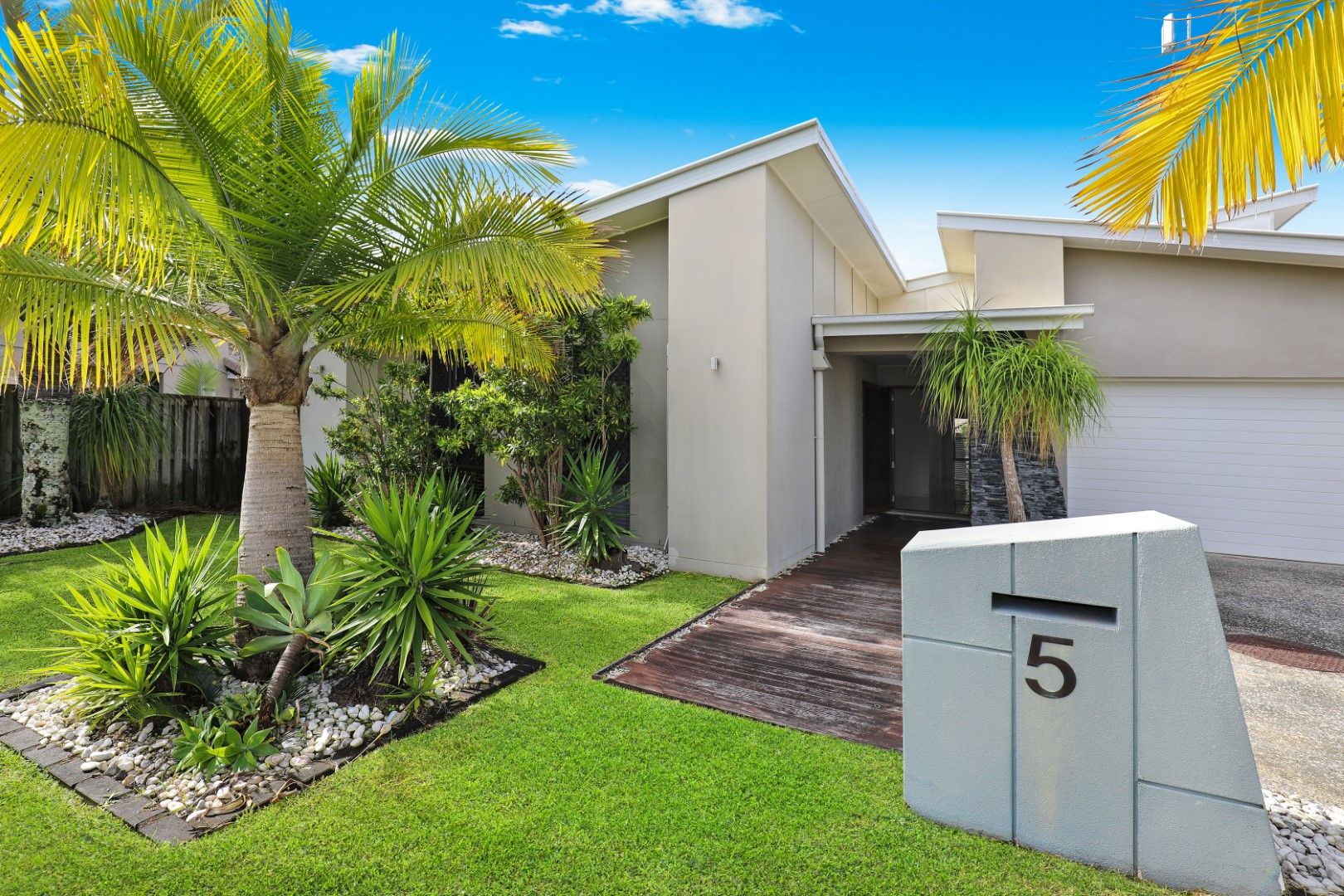 5 Alicia Circuit, Little Mountain QLD 4551, Image 0