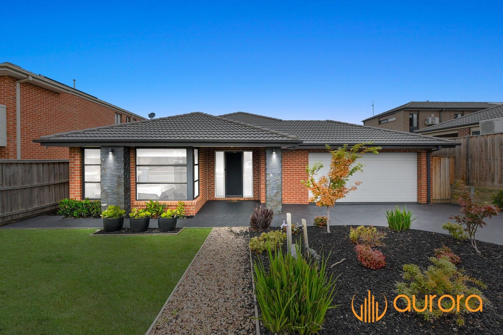 4 Barrier Parade, Clyde North VIC 3978