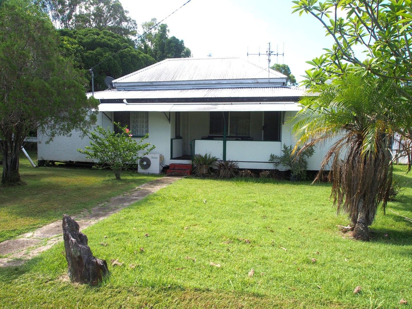 7 to 9 Queen Street, Howard QLD 4659, Image 0