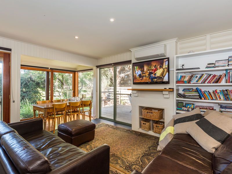 2/1 River Road, AIREYS INLET VIC 3231, Image 2