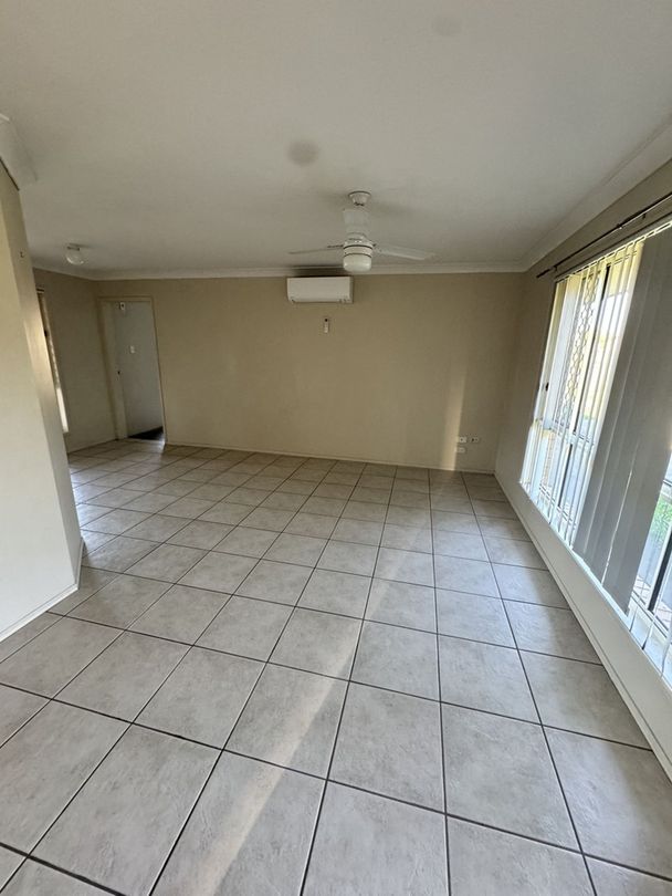 4 bedrooms House in 4 Bloom way GOODNA QLD, 4300