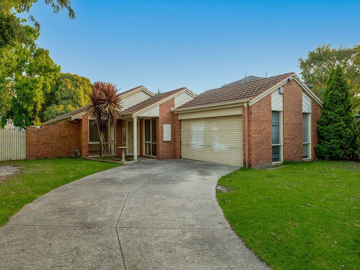 4 bedrooms House in 27 Grant Drive BAYSWATER NORTH VIC, 3153