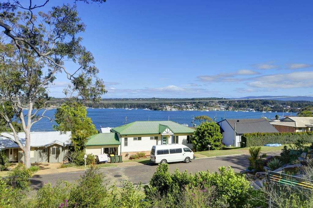 81 Alkrington Avenue, Fishing Point NSW 2283