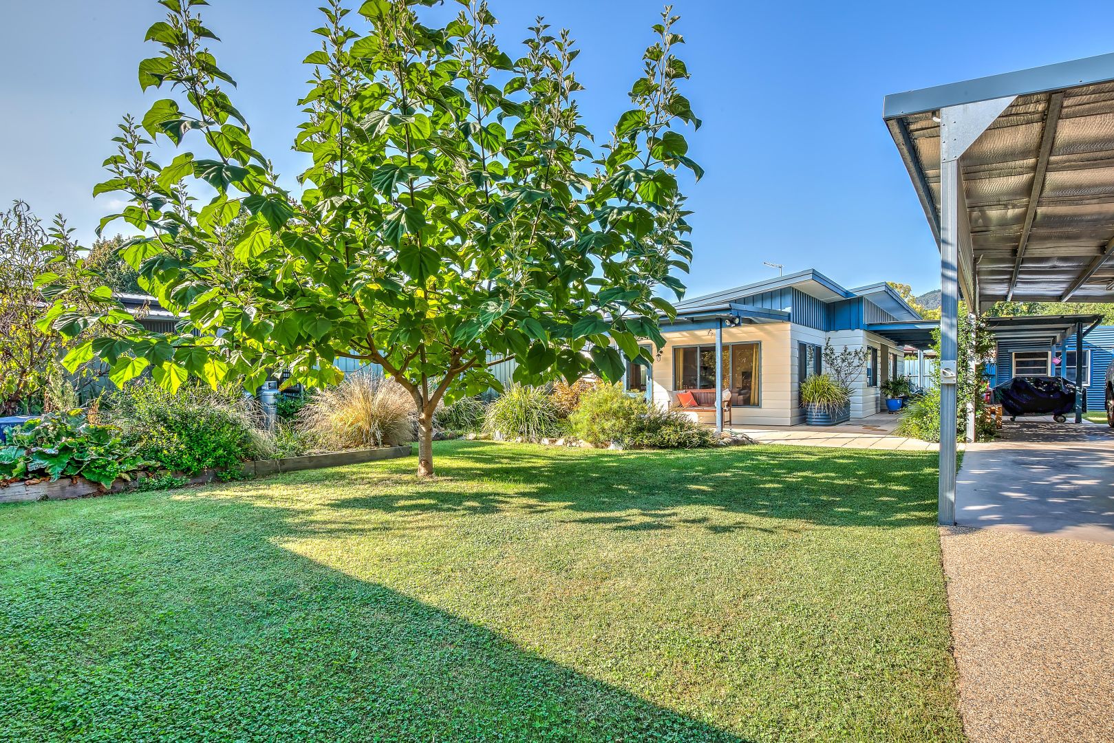 16B Mountbatten Avenue, Bright VIC 3741, Image 2