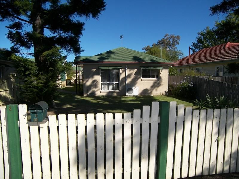 2/10 Locke Street, Warwick QLD 4370, Image 1