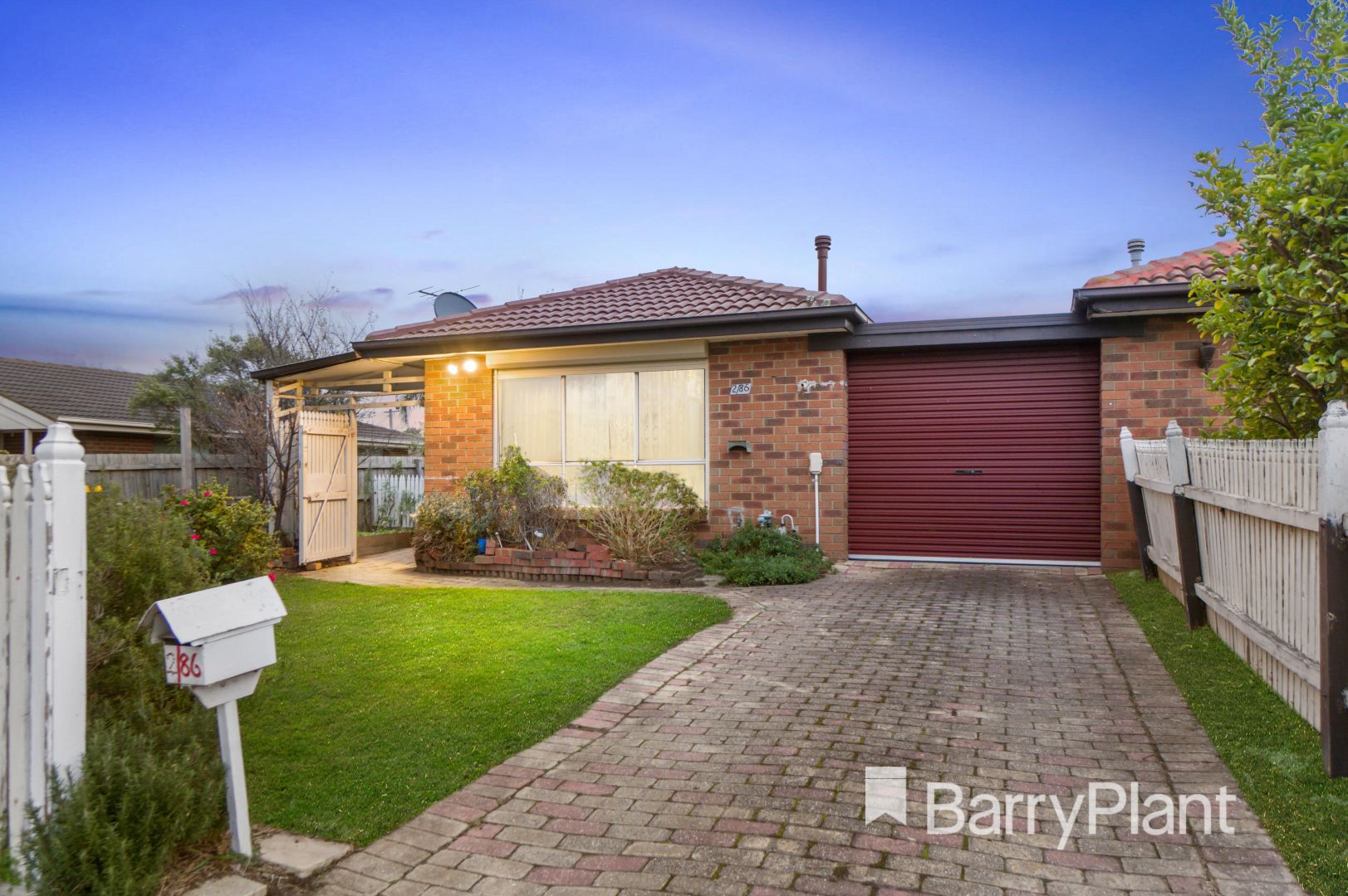 2/86 Kurung Drive, Kings Park VIC 3021, Image 1