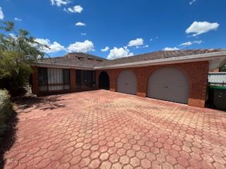 4 bedrooms House in JEAN STREET WELLINGTON NSW, 2820