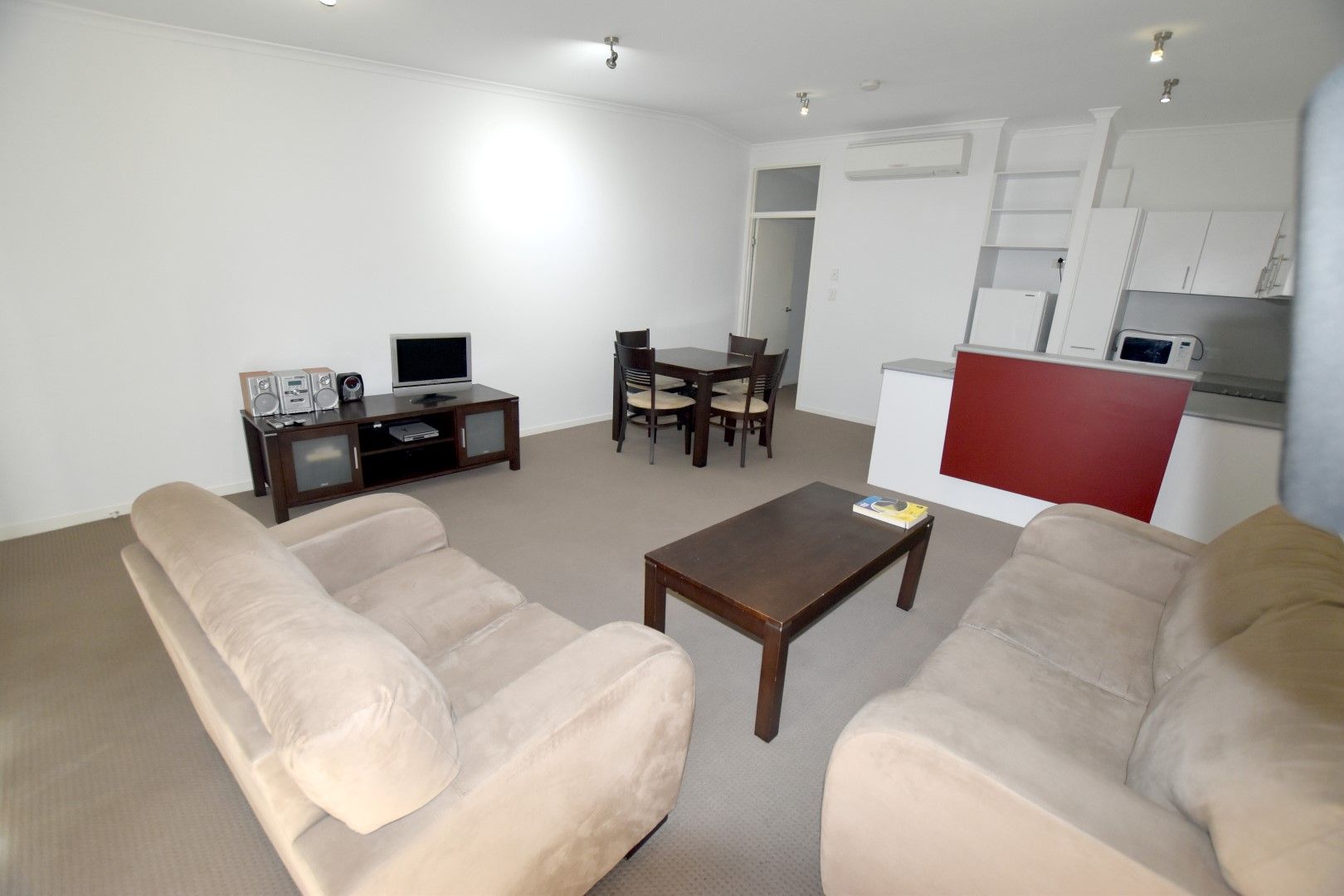 4 24 Kent Street West Gladstone Qld 4680 Apartment For Rent 210 Domain