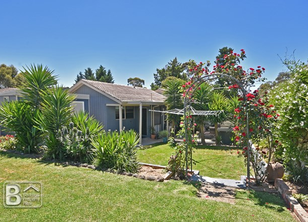 8 Harris Street, California Gully VIC 3556