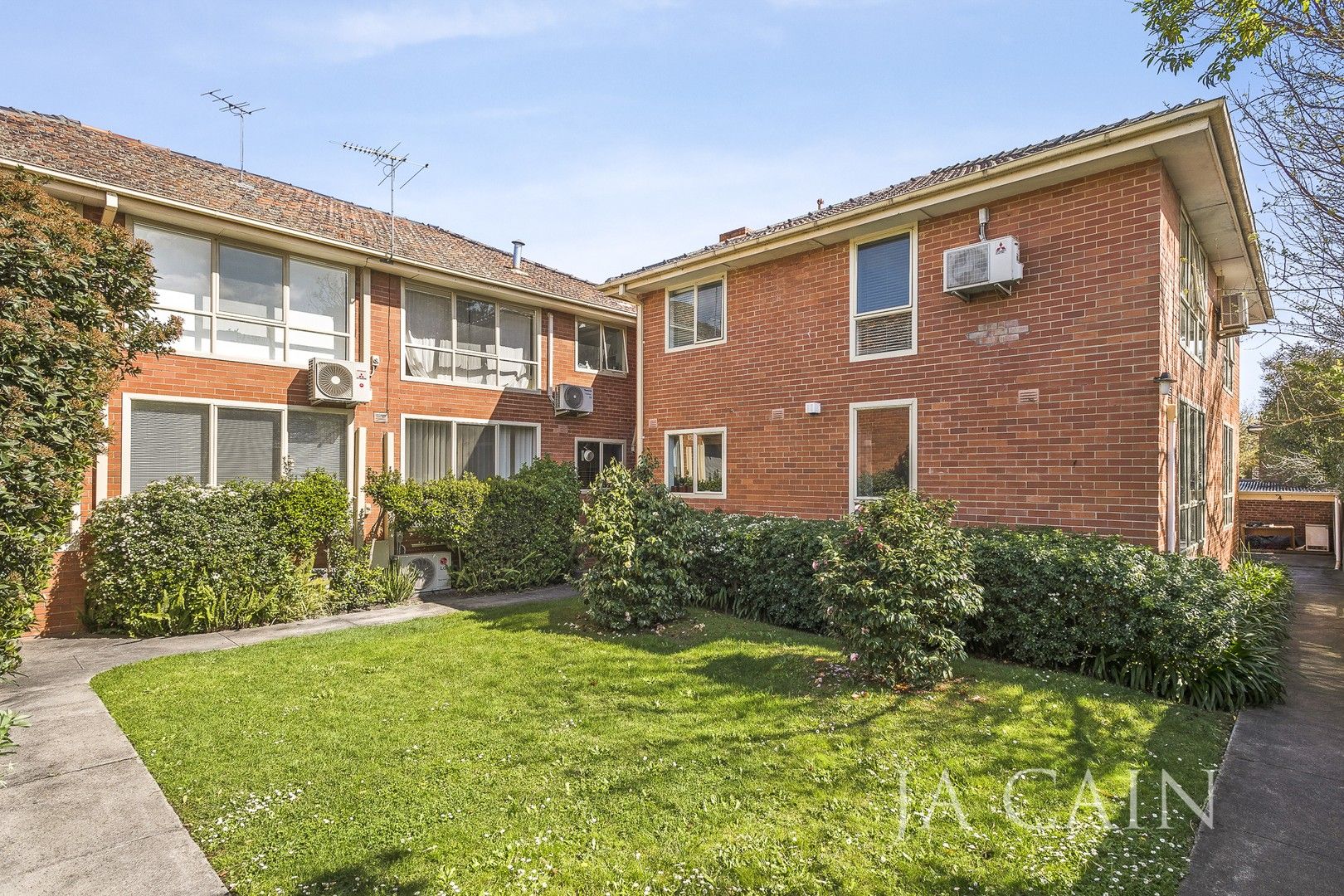 2 bedrooms Apartment / Unit / Flat in 16/19 Mercer Road ARMADALE VIC, 3143