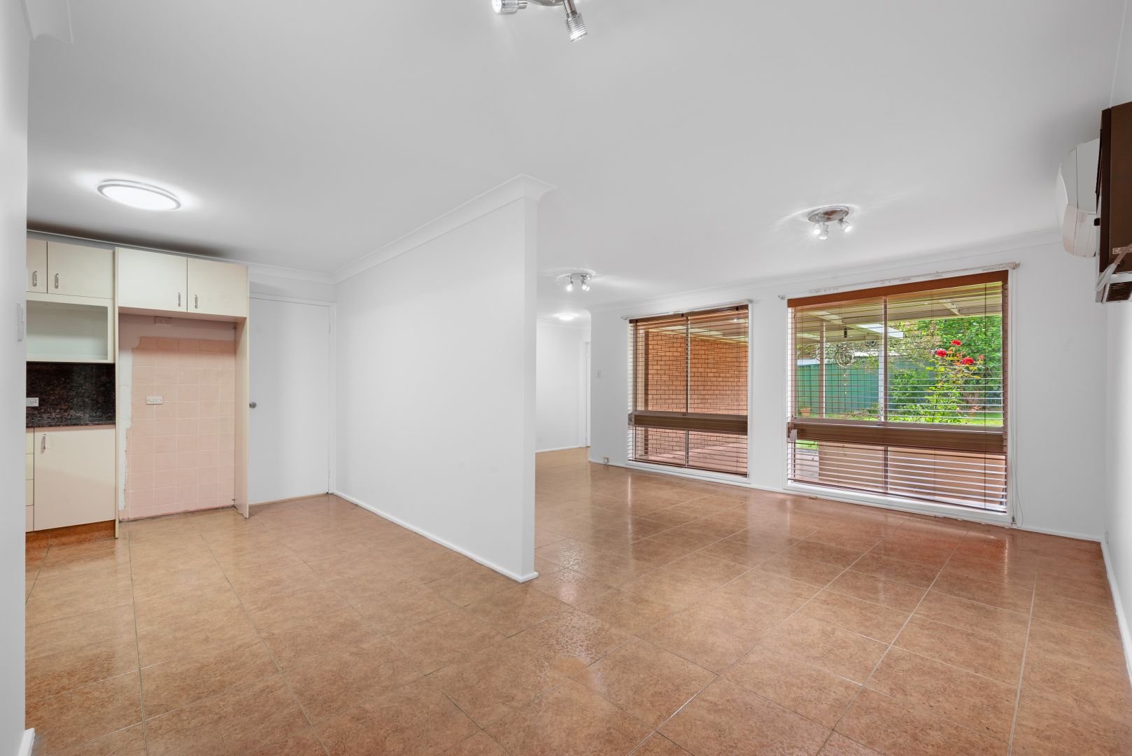 41 Randall Avenue, Minto NSW 2566, Image 1