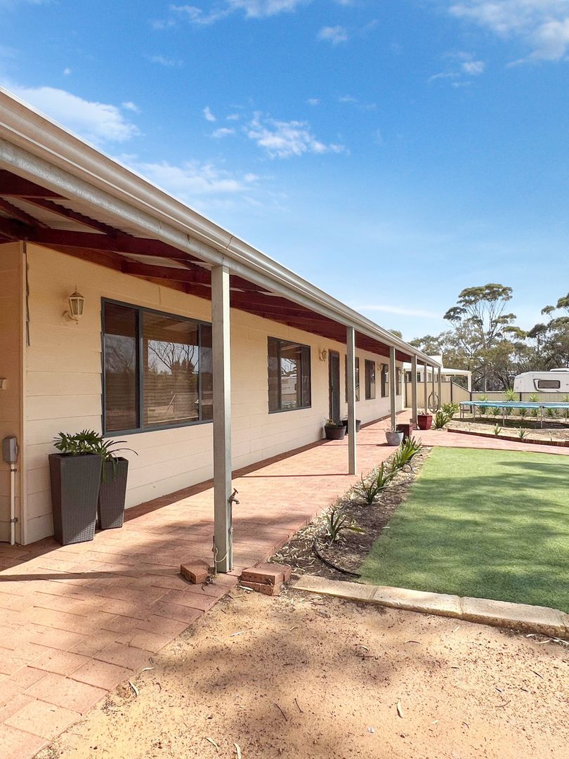 17 Coronation street, Cunderdin WA 6407, Image 2