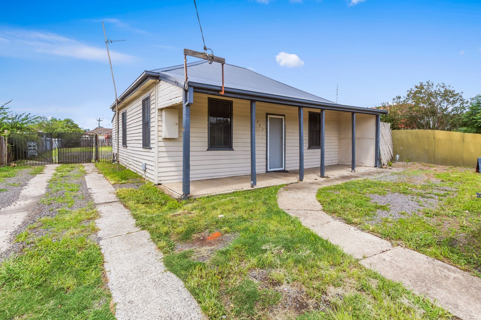 2 bedrooms House in 161 Princes Highway DAPTO NSW, 2530