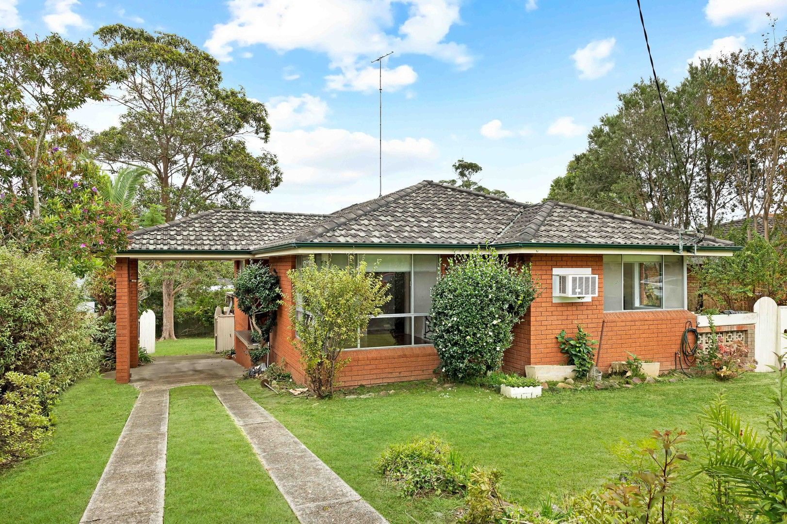 3 bedrooms House in 10 Bowman Avenue CASTLE HILL NSW, 2154