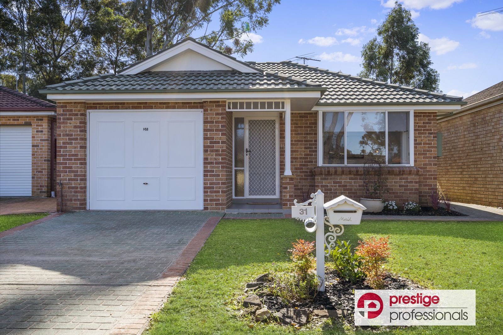 31 Wombeyan Court, Wattle Grove NSW 2173, Image 0