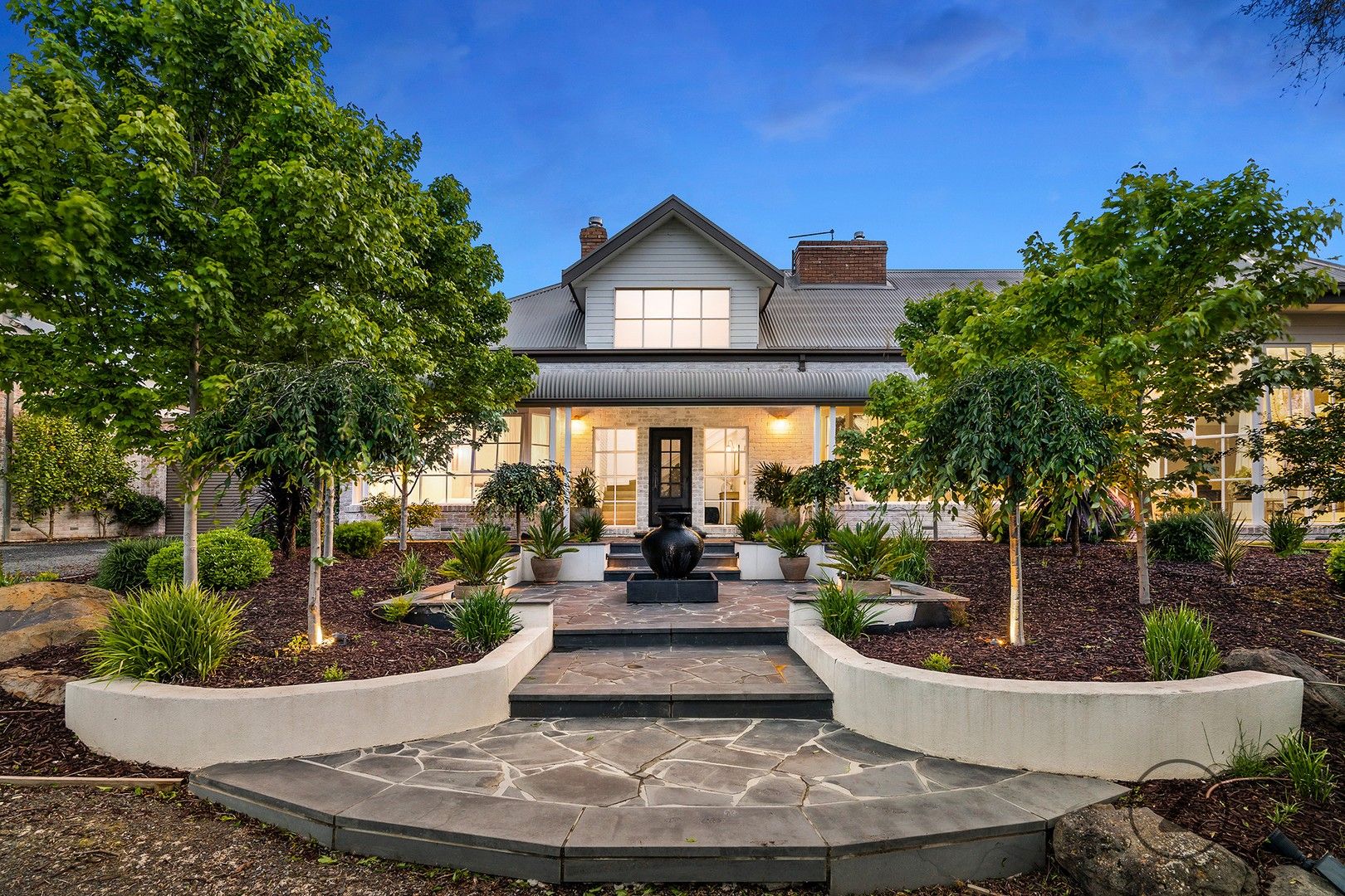 6 bedrooms House in 145 Kinnear Road MICKLEHAM VIC, 3064