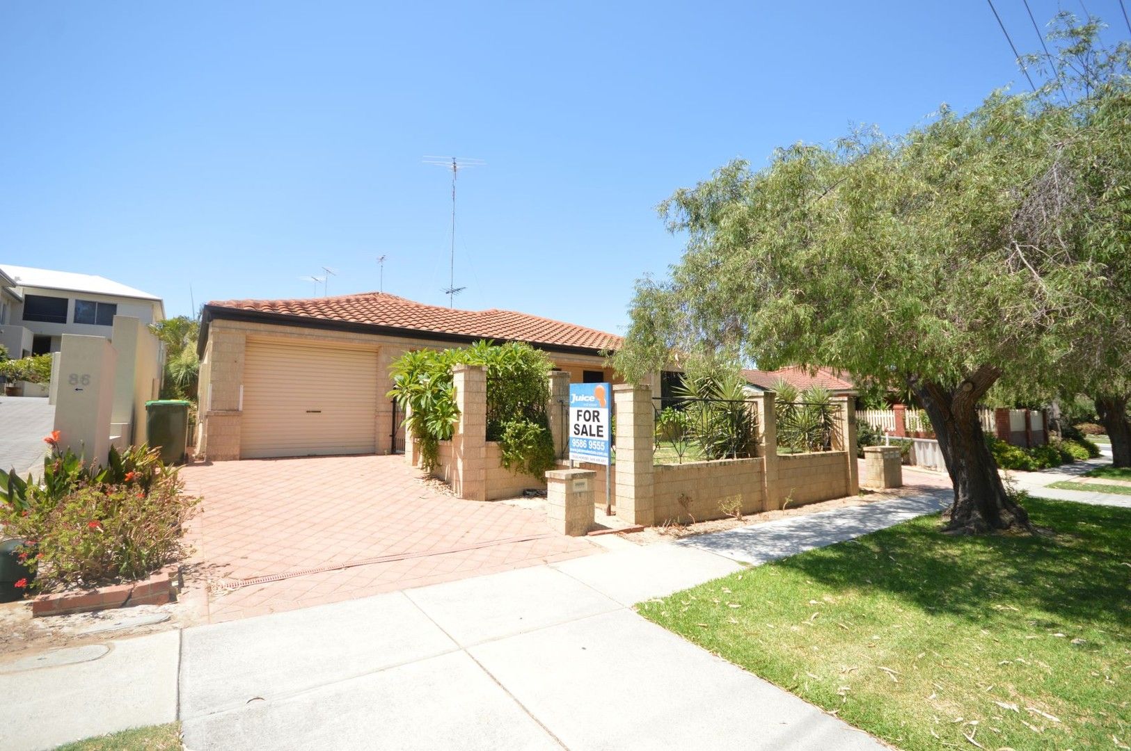3 bedrooms Villa in 1/88 Deanmore Road SCARBOROUGH WA, 6019