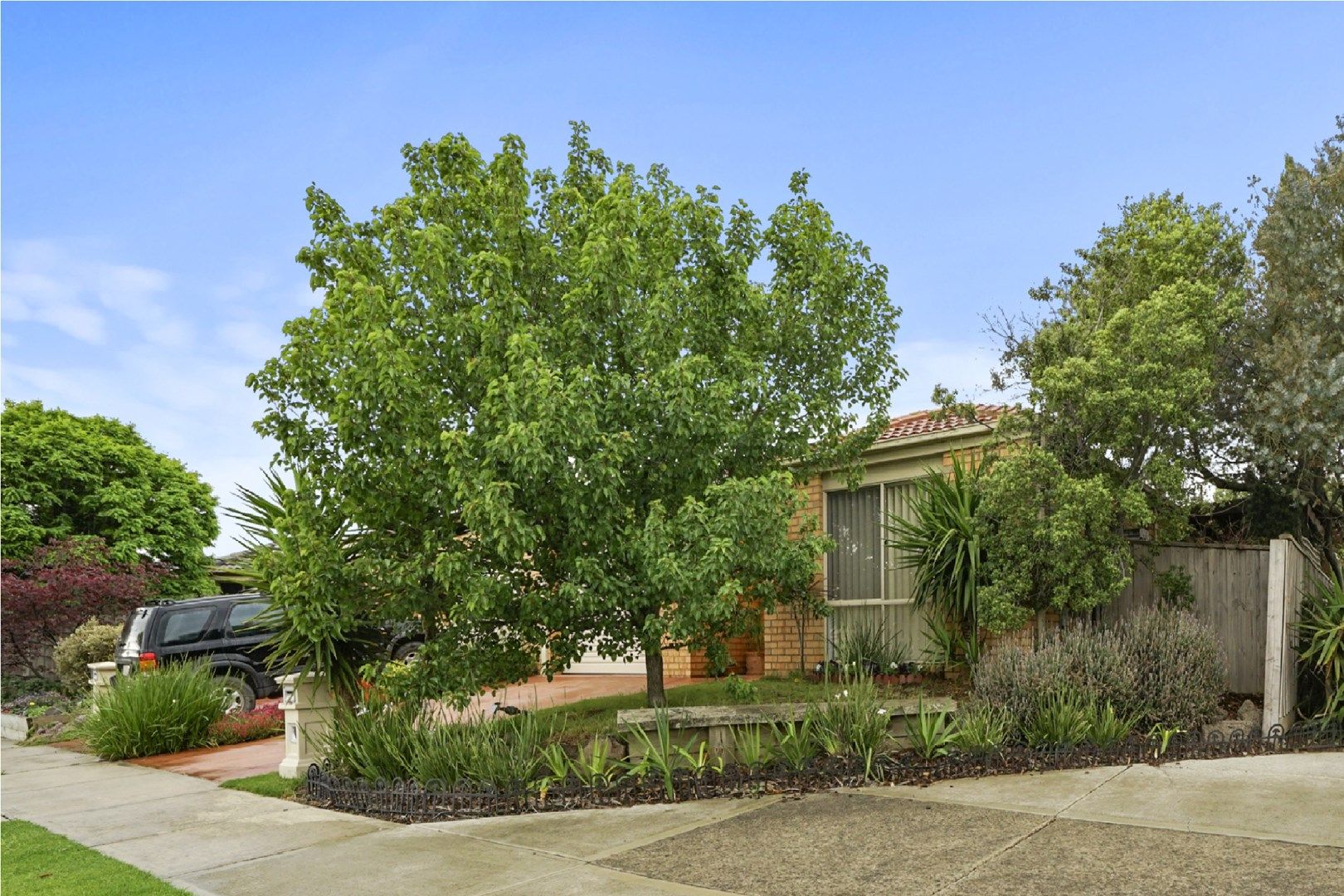 1 Fiander Close, Cranbourne East VIC 3977, Image 0